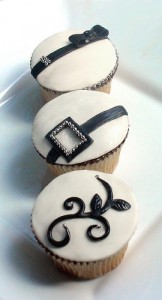 black-white-silver-cupcakes