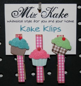 cupcake-clothespin-magnets