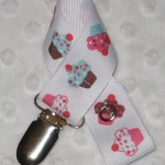 cupcake-cutie-soother-pacifier-clip