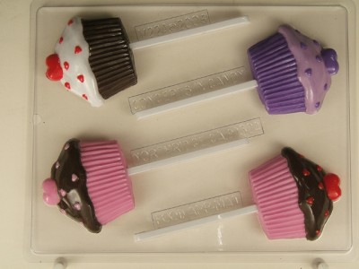 cupcake-with-hearts-v2241
