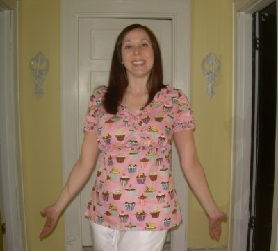 jen-cupcake-scrub-top