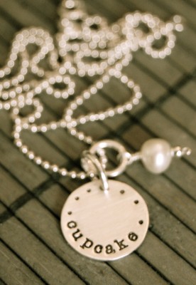 lisas-cupcake-necklace