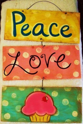 Peace Love Cupcake