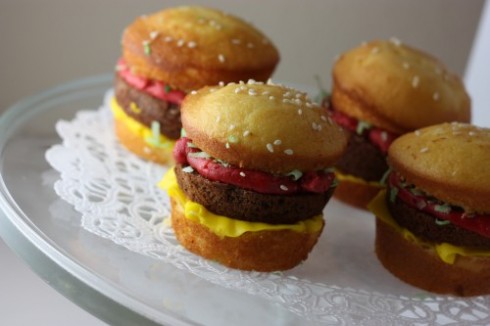 burger_cupcakes1