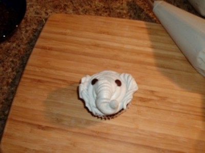 elephant cupcake (1)